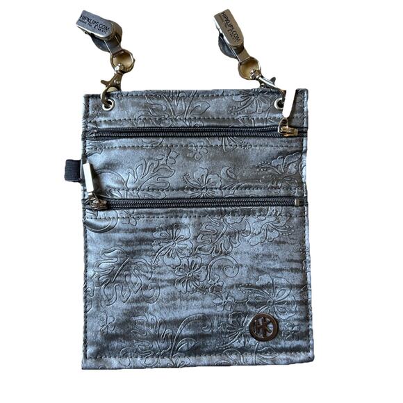 Hip Klip Hands Free Bag Cell Phone Clip Pouch Pattern Travel Silver Cross Paws - Picture 4 of 7